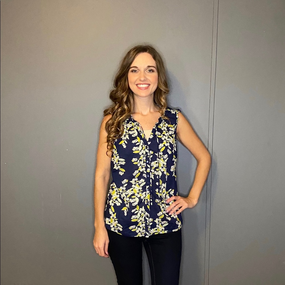 🌿Old Navy Floral Top!😀